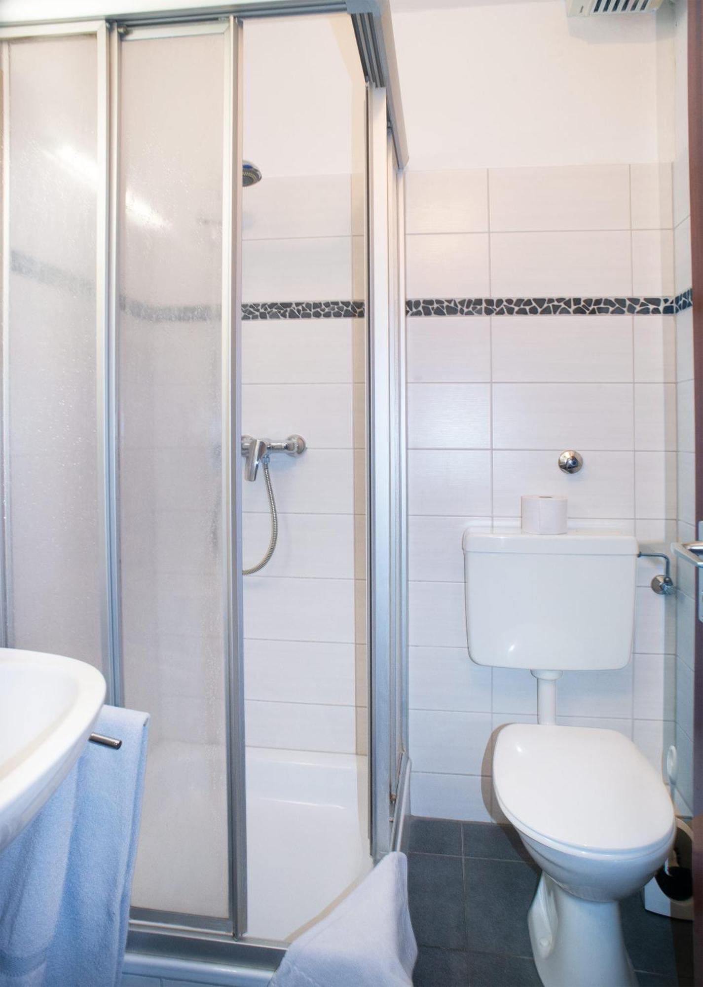 Hotel Garni Haus Schoenberger Heiligenhaus Dış mekan fotoğraf